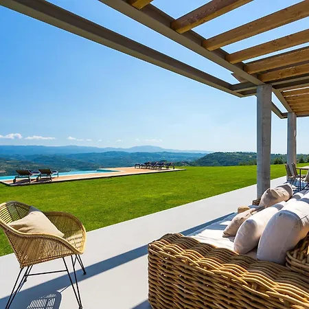 Villa Vista *