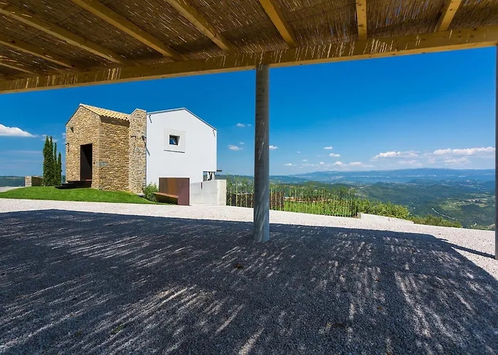 Villa Vista *