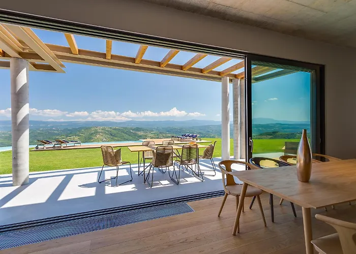 Villa Vista *