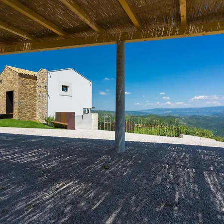 Villa Vista *